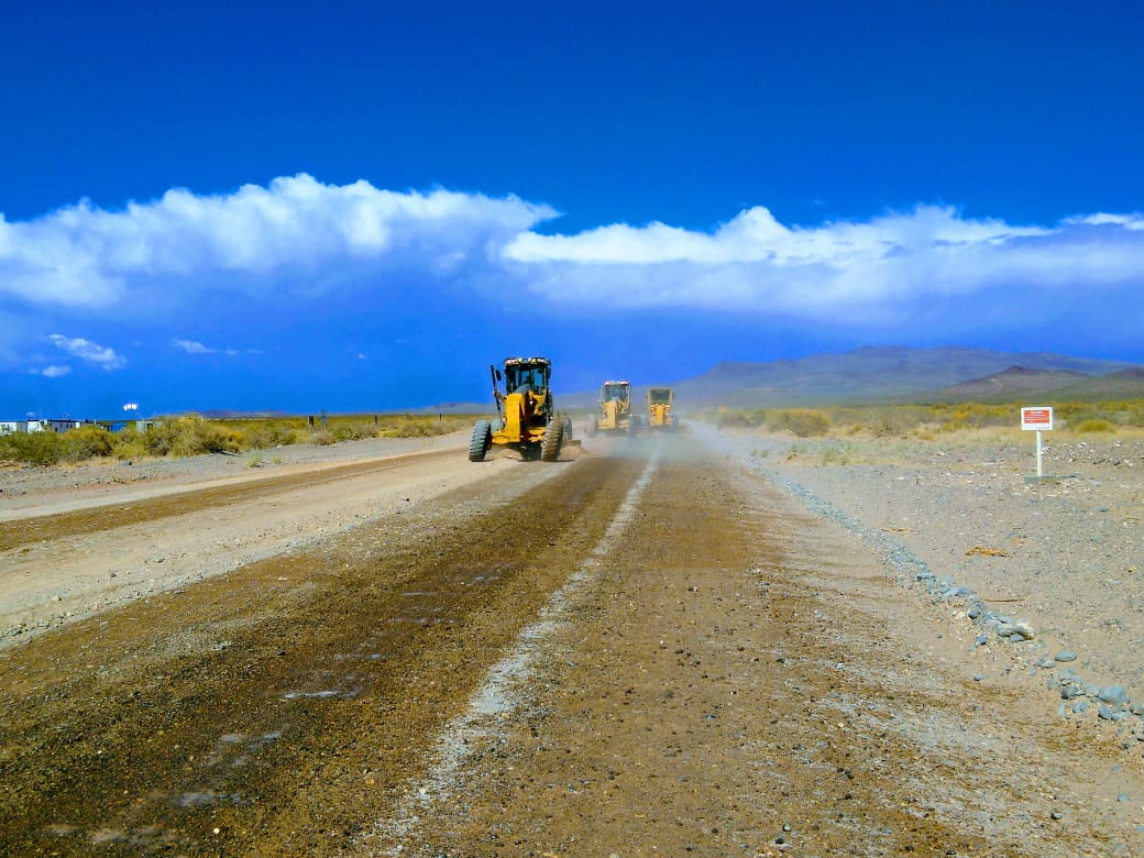 Motoniveladora en barro